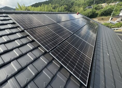 長崎県北松浦郡佐々町　I様邸【後付け】太陽光発電システム(長州産業：CS-340B81)蓄電池（長州産業：CB-P127M05A)設置工事　瓦屋根　瓦アンカー工法　
