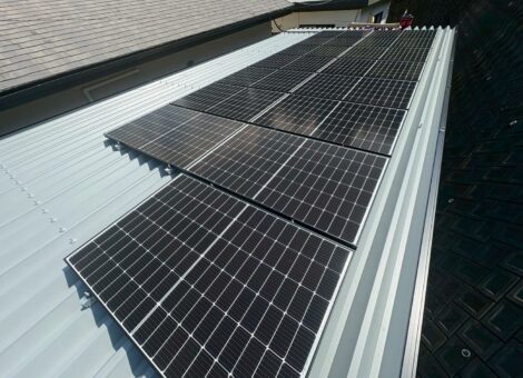 長崎県北松浦郡佐々町　H様邸【後付け】太陽光発電システム(長州産業：CS-340B81)蓄電池（長州産業：CB-P127M05A)、カーポート設置工事　金属折板屋根　キャッチ工法
