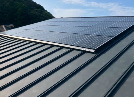 長崎県南松浦郡新上五島町　D様邸【後付け】太陽光発電システム(長州産業：CS-340B81)　蓄電池(長州産業：CB-P98MS06A）設置工事　瓦屋根　アンカー工法