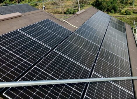 長崎県南松浦郡新上五島町　H様邸【後付け】太陽光発電システム(長州産業：CS-340B81)　蓄電池(長州産業：CB-P98MS06A）設置工事　スレート屋根　アンカー工法