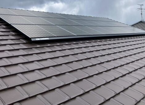 長崎県大村市　Ｈ様邸【新築】太陽光発電システム(長州産業：CS-340B81）設置工事　瓦屋根　アンカー工法