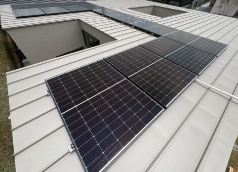 長崎県北松浦郡佐々町　O様邸【新築】太陽光発電システム(長州産業：CS-364B91）蓄電池（CB-P127M06A）設置工事　ガルバリウム鋼板　キャッチ工法