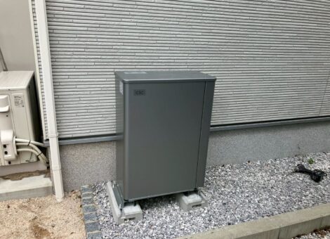 長崎県松浦市　Y様邸【後付け】太陽光発電システム(長州産業：CS-390Ｎ11）蓄電池（長州産業：CB-P127M06A）設置工事　瓦屋根　瓦アンカー工法