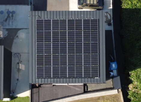 長崎県佐世保市　O様邸【後付け】太陽光発電システム(長州産業：CS-364B91）蓄電池（CB-P127M06A）設置工事　ガルバリウム鋼板　キャッチ工法